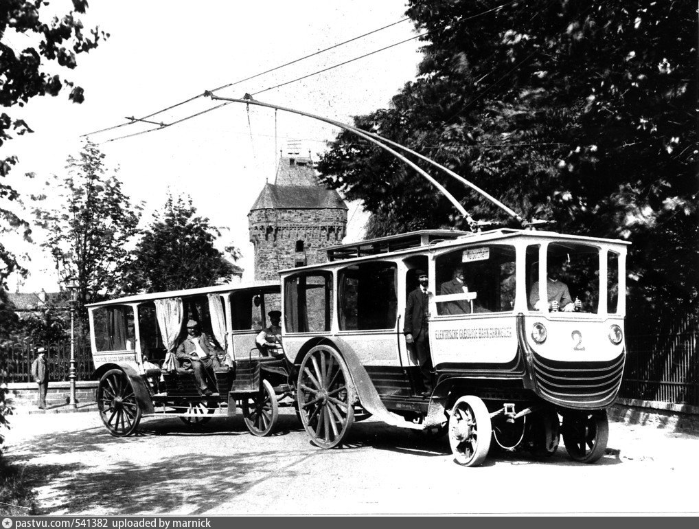 Первый трамвай 2. Первый троллейбус Германия 1882. Самый первый троллейбус в мире. Троллейбус в Германии 1882 год. Первый троллейбус в Германии.
