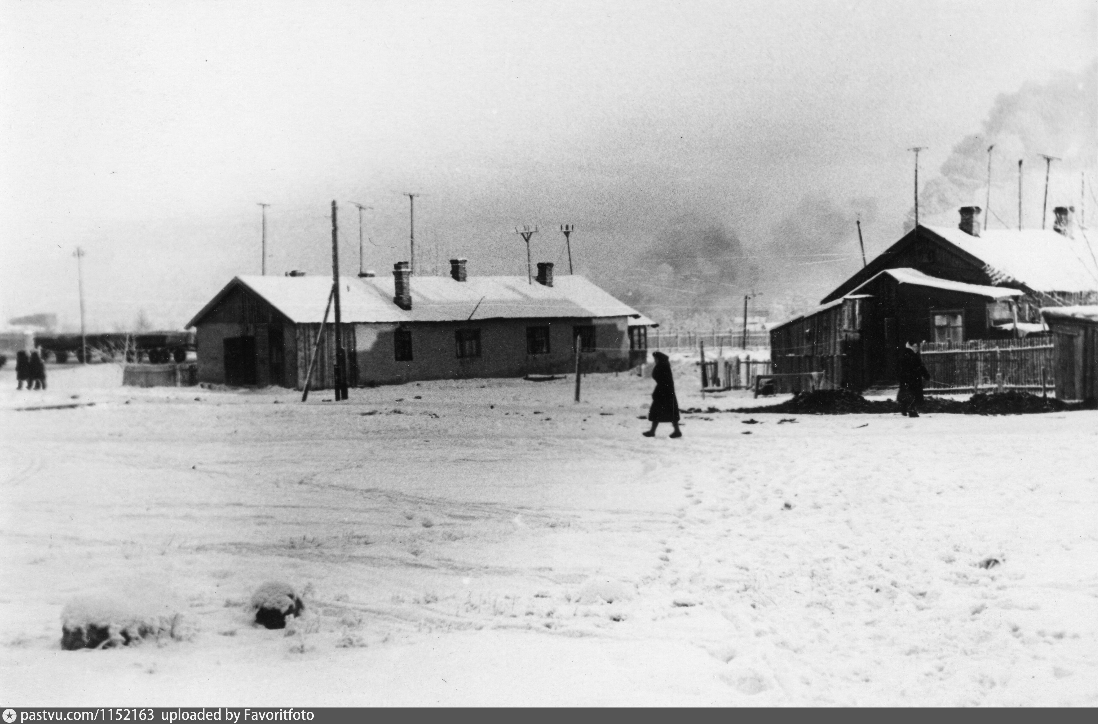 Барак 5 букв. 1959 Село. Старинные фотографии Мытищ. Старые Мытищи фото. Старинная фотография города Мытищи.