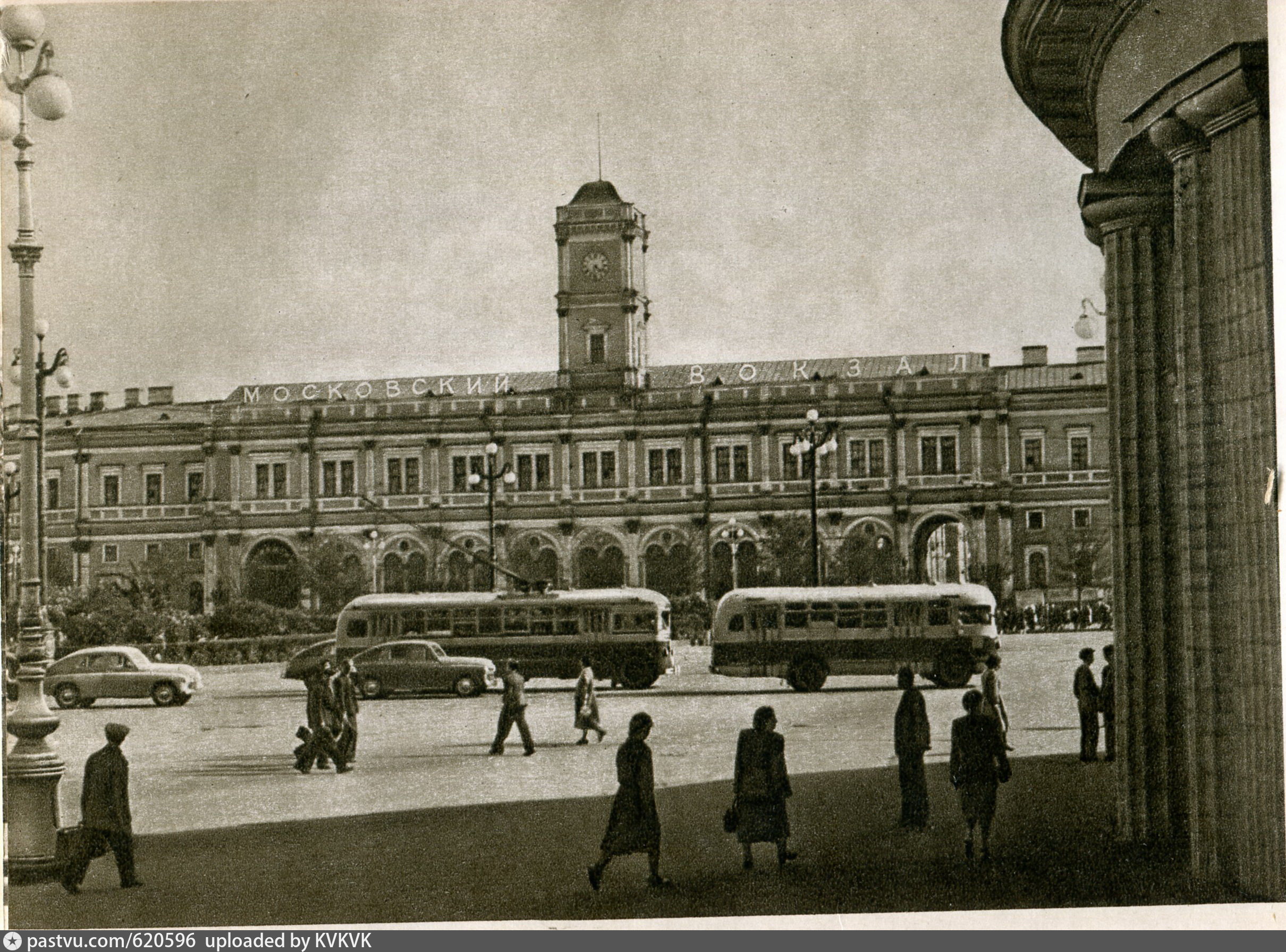 Площадь московского вокзала