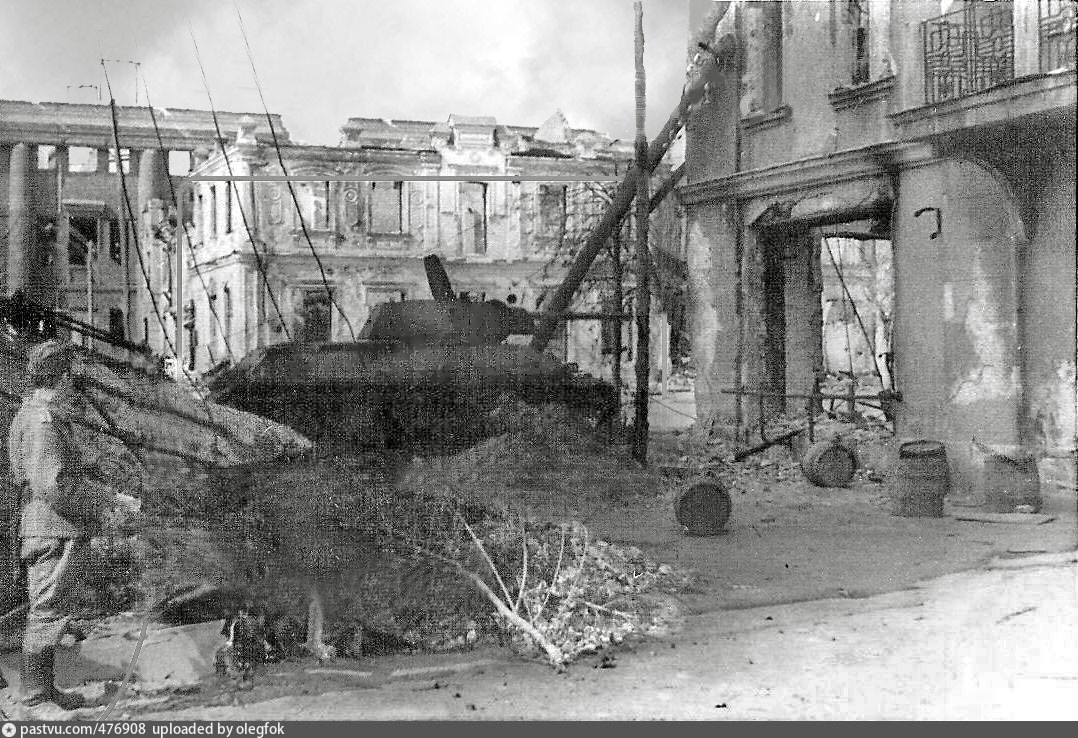 Оккупация воронежа. Разрушенный Воронеж 1942. Воронеж оккупация 1942. Немцы в Воронеже 1942.