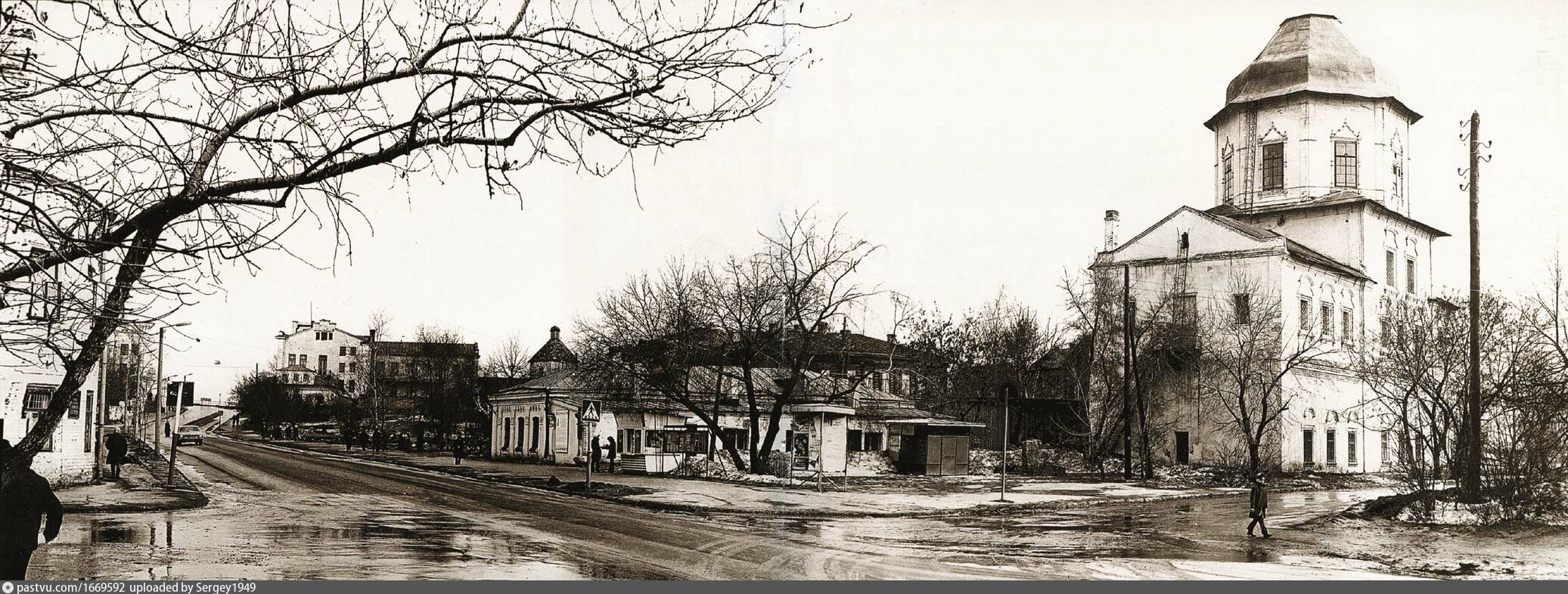 Старые года 2. Город Чебоксары в старину. Ул. Чернышевского Чебоксары 1970 г. Старые Чебоксары улица Чернышевского. Старые Чебоксары церкви.