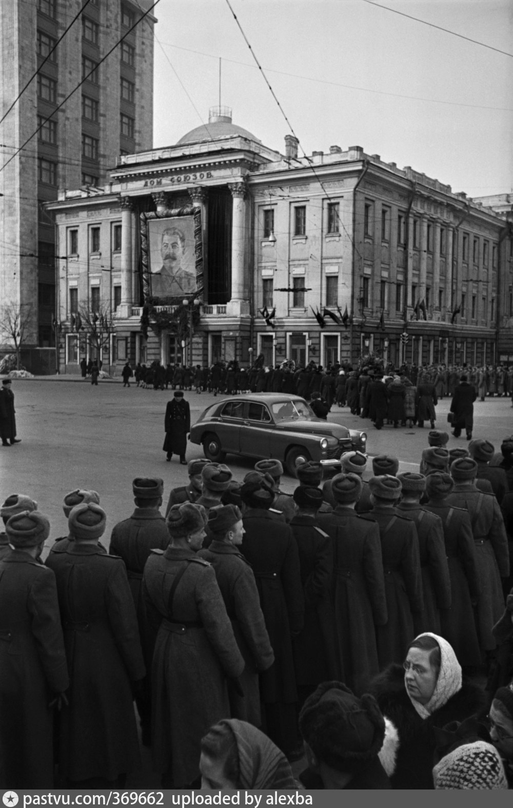 Сколько было на похоронах сталина. Похороны Сталина 1953. 1953 Москва похороны Сталина. Похороны Сталина колонный зал. Сталин Иосиф Виссарионович похороны Сталина.