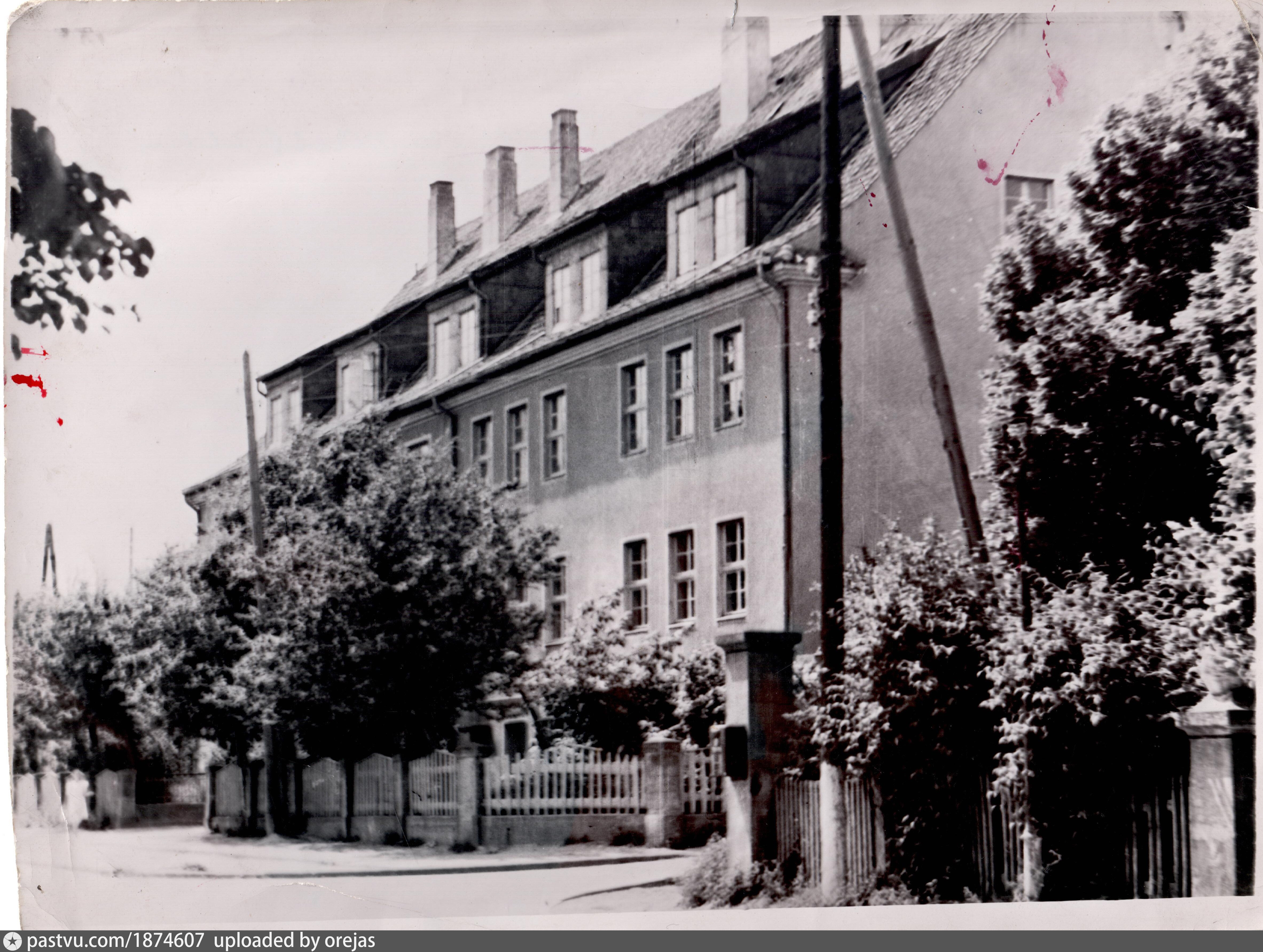 Школа 1956. Парфюм Палас Багратионовс фото здания. Багратионовская средняя школа