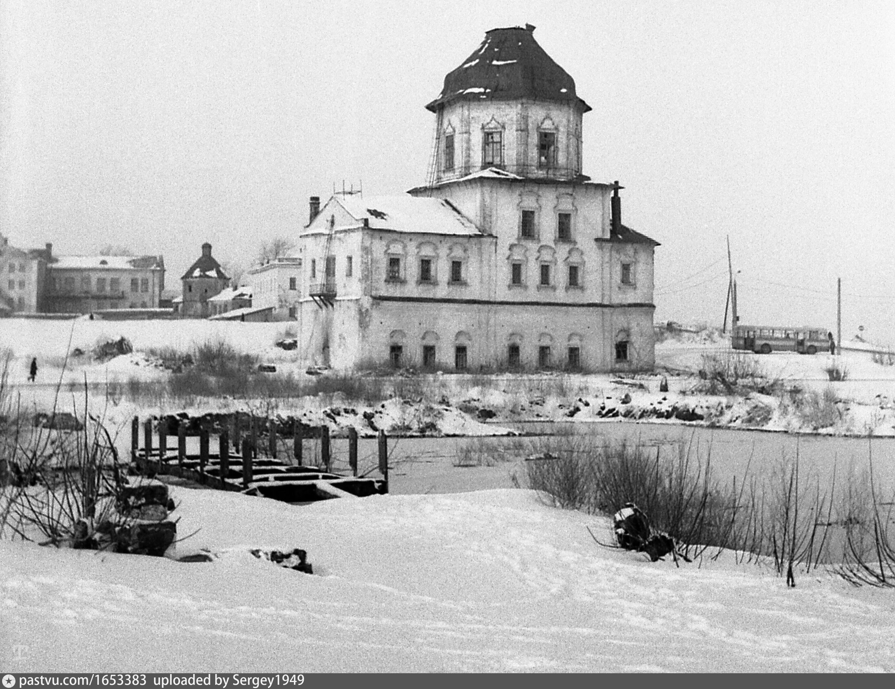 Город крепость чебоксары. Старые Чебоксары. Екатеринбург старый город.