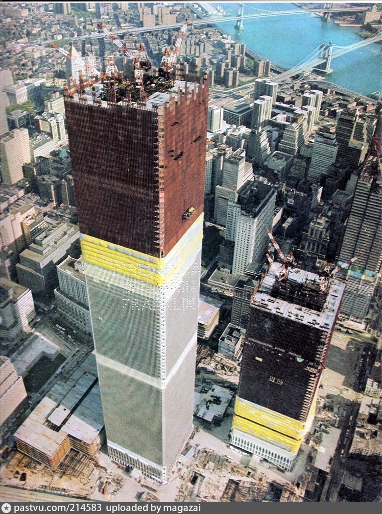 Сколько этажей было в башнях близнецах. Всемирный торговый центр башни Близнецы. Нью-Йорк торговые центры башни Близнецы. Нью-Йорк башни Близнецы 1973. Всемирный торговый центр в Нью-Йорке башни Близнецы внутри.