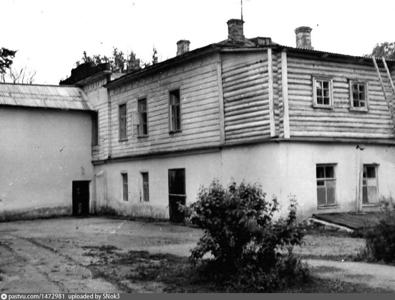 Усадьба барина. Домнино усадьба. Домнино Ивановская область Южский район. Усадьба Буткевичей Свирь. Домнино Ивановская обл усадьба.