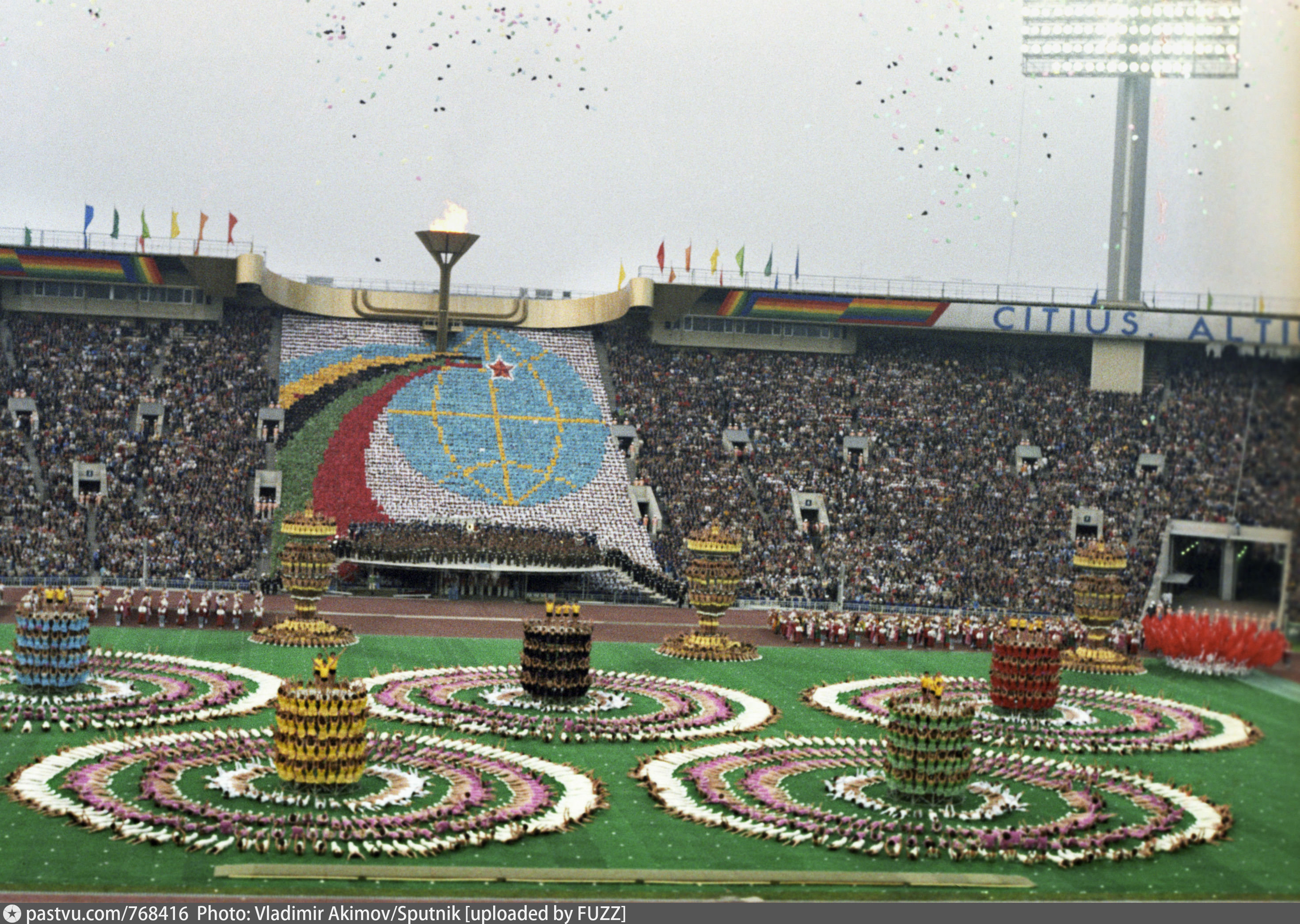 Олимпийские игры в москве. Олимпийские игры 1980 года в Москве. Церемония открытия Олимпийских игр 1980 Москва. Летние Олимпийские игры в Москве 1980. 1980 Год: летняя олимпиада в Москве.