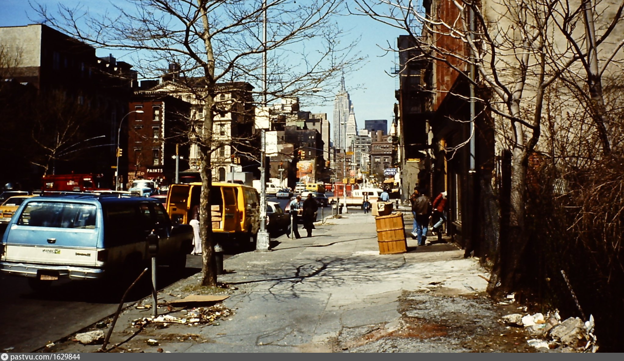 Америка в 1990. Нью Йорк Бронкс 1990. Улицы Нью Йорка 80х. Нью Йорк Манхэттен 80 е годы. США гетто 80е.