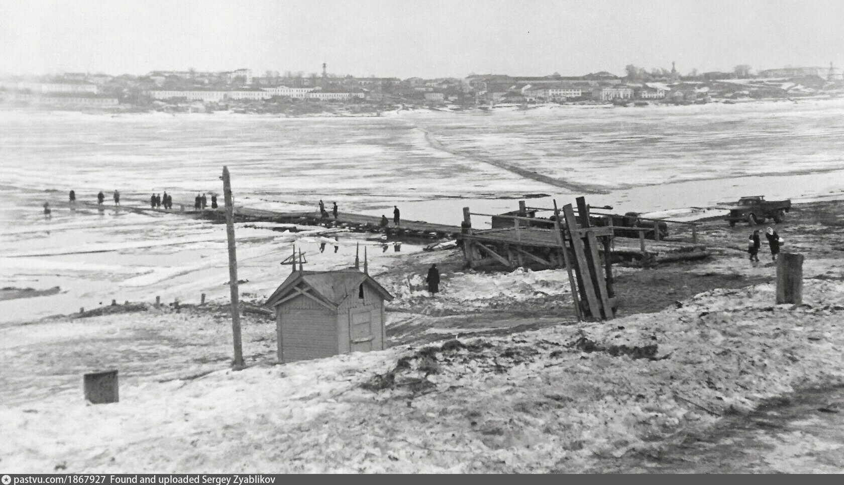 Кострома переправа через Волгу в 1951. Переправа через Волгу. Зимняя переправа. Зимняя переправа навесная.