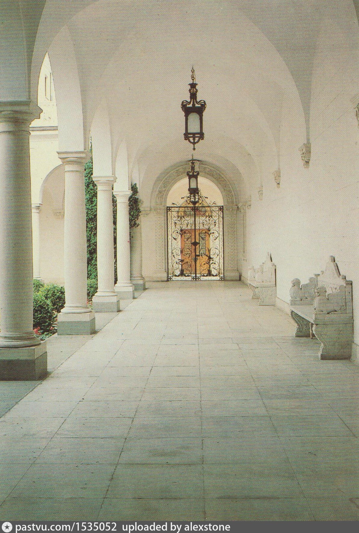 Ливадийский дворец итальянский дворик