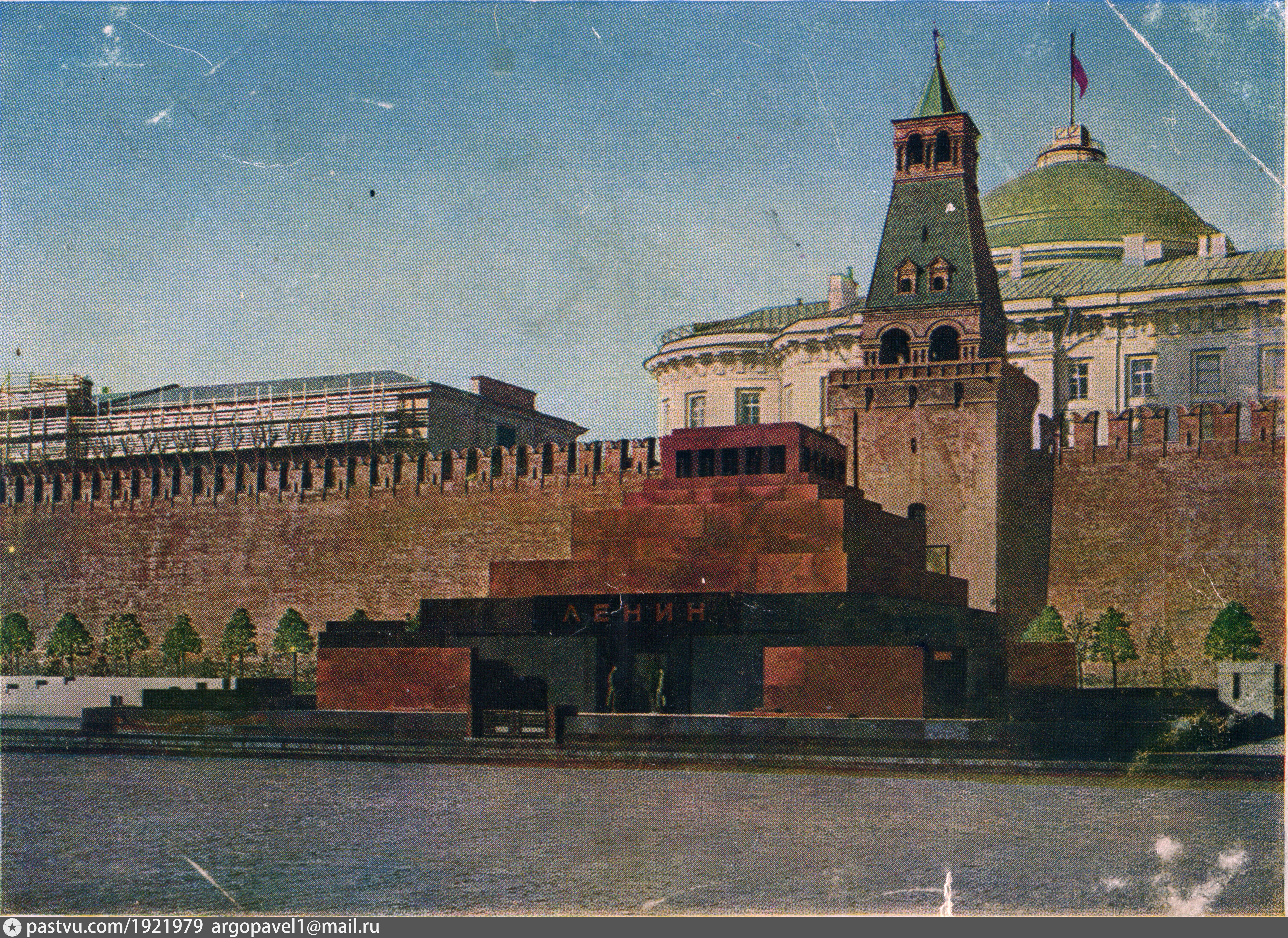 Сооружение мавзолей. Мавзолей в.и. Ленина в Москве 1930г (Щусев). Щусев мавзолей Ленина 1930. Мавзолей Ленина Москва а.в.Щусев 1924-1930. Каменный мавзолей Ленина 1930.