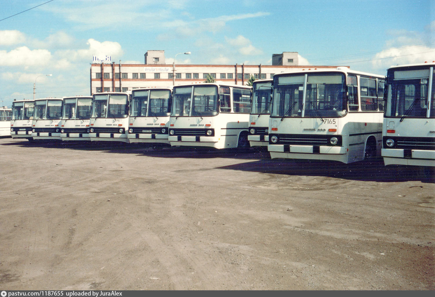 Автобусный парк сайт. Ikarus 280 автобус. Икарус 280.33 Санкт Петербург. Ikarus 280 СПБ. Автобусный парк 7 Санкт-Петербург.