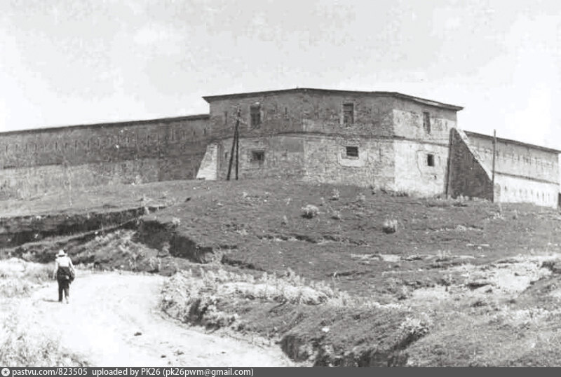 Где находился каменный брод. Хунзах Аранинская крепость. Крепость Арани Хунзахский район. Крепость Арани Дагестан. Хунзахская крепость в Дагестане.