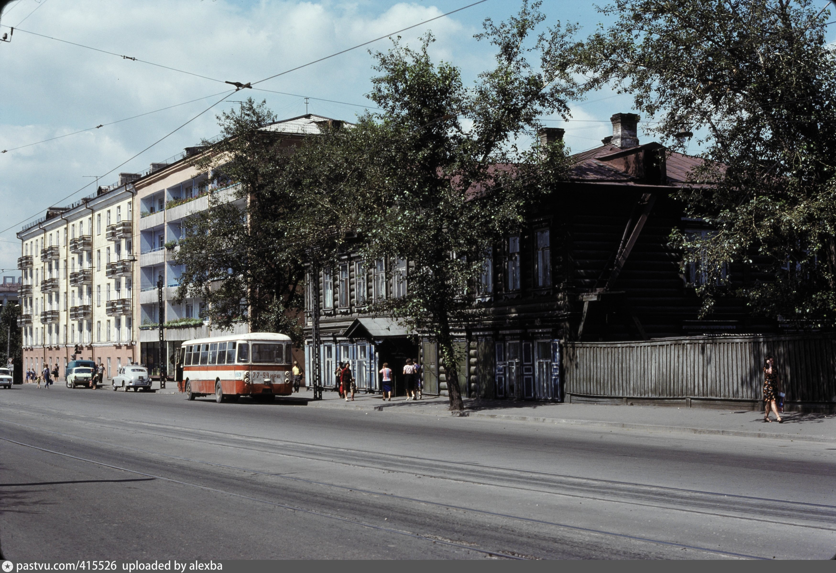 Архив фото городов. Иркутск ул Урицкого 90 е годы. Иркутск улица Советская в советские годы улица Советская. Улица Советская 50 Иркутск. Иркутск 70 годы.