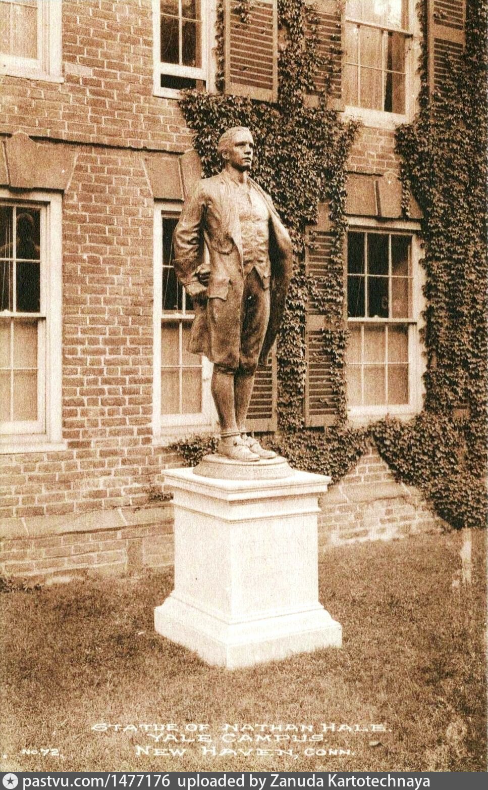 New Haven. Statue of Nathan Hale. Yale Campus