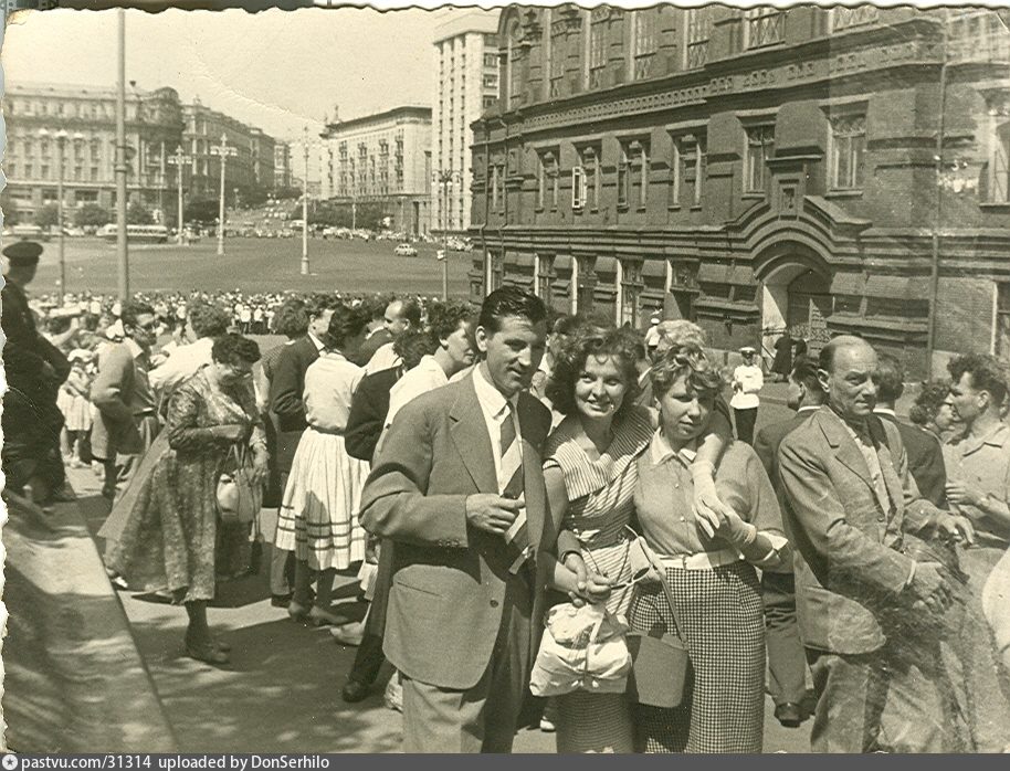 1949 год. 1949 Год СССР. 1957 Год СССР. СССР 1949 год Москва. Очереди в СССР 1960 годов.