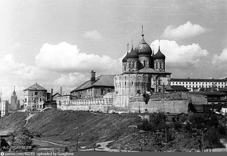 Новоспасский монастырь территория