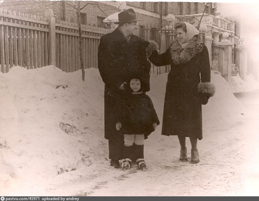 История В Трех Фотографиях