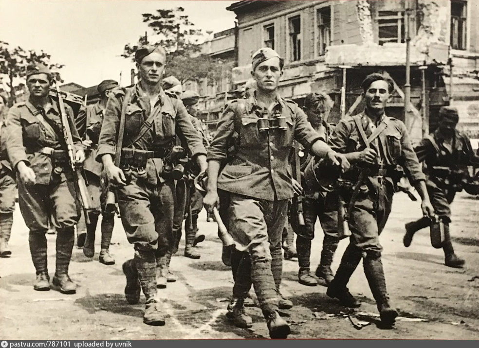 Немецко фашистская оккупация города. Немцы в Ростове на Дону 1941. Битва за Ростов (1942).