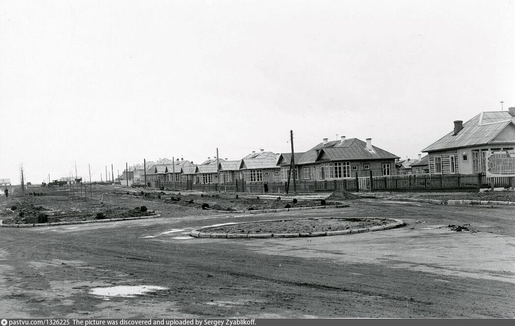 Пос. Октябрьский, начало Центральной улицы - Retro photos