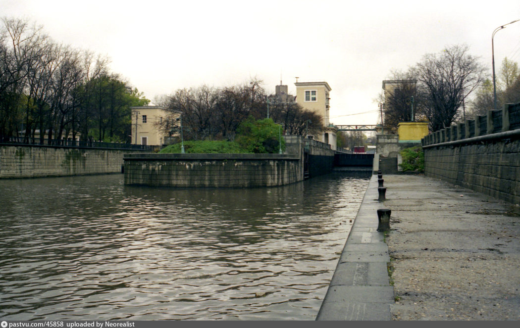 Шлюз на яузе в москве