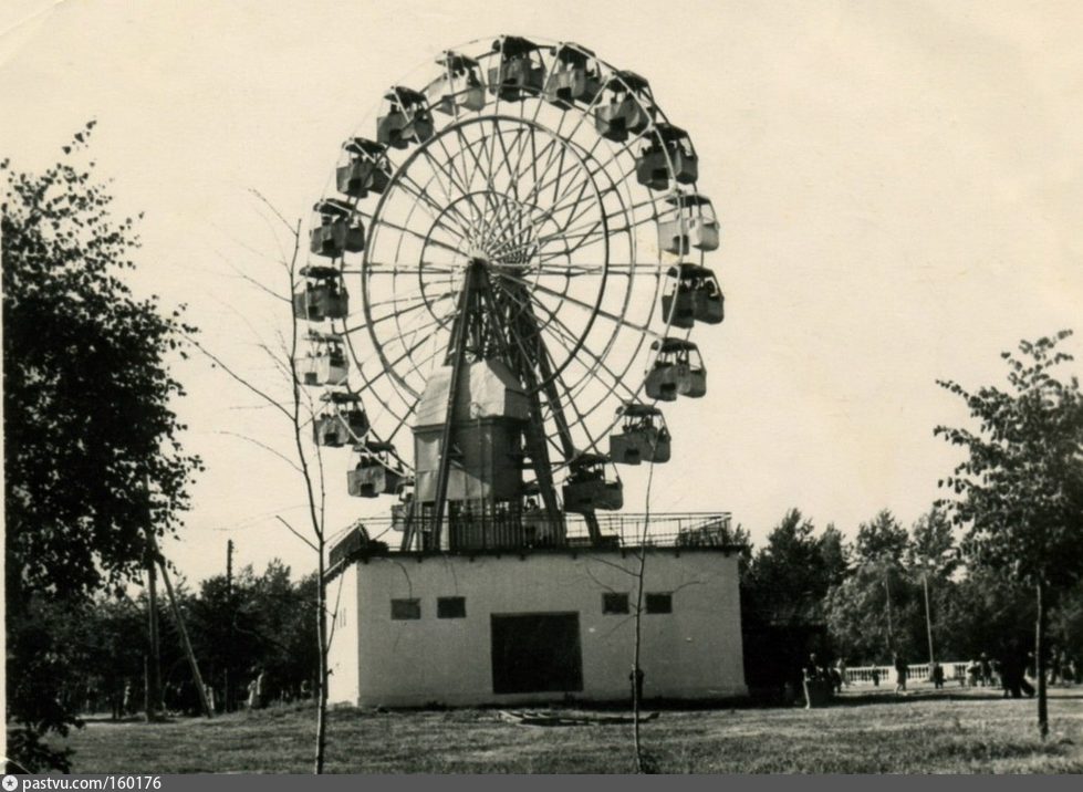 Колесо обозрения в великом новгороде фото