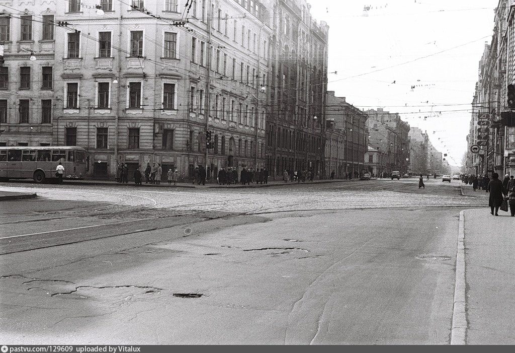 9 линия. Большой проспект Васильевского острова 80 е годы. Ленинград Васильевский остров большой проспект. Санкт Петербург 1986 год. Васильевский остров Ленинград 70-е.