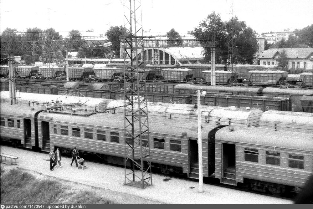 Станция алтайская алтайский край. Станция Алтайская старый вокзал. Старый ЖД вокзал Новоалтайск. Старый вокзал Батайск. Вокзалы станции Алтайская.