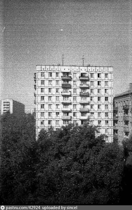 2я Хуторская, двор д 18 корп 1