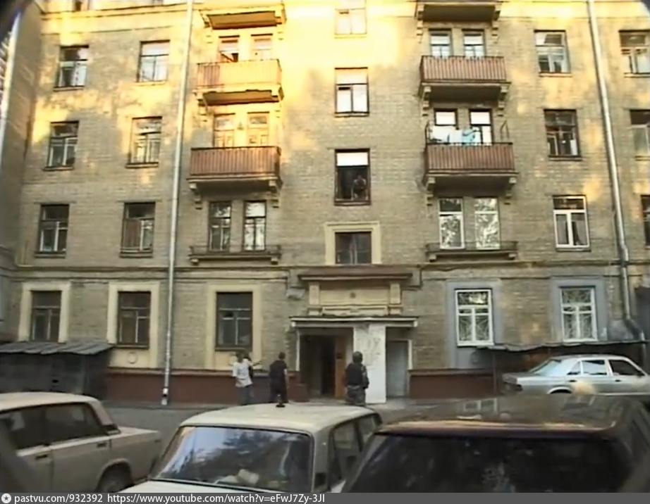 Двор дома №4 по улице Панфилова
