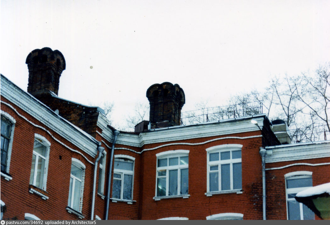 Ольховская улица, №45. Трубы дома Сахацких