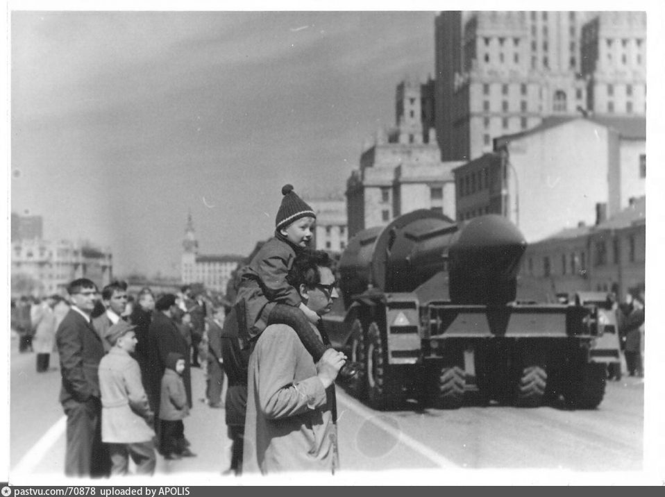 1 мая 1966. Смоленский бульвар Москва 1957.