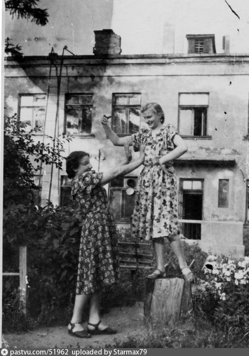 Щербаковская улица. Во дворе дома 26/30