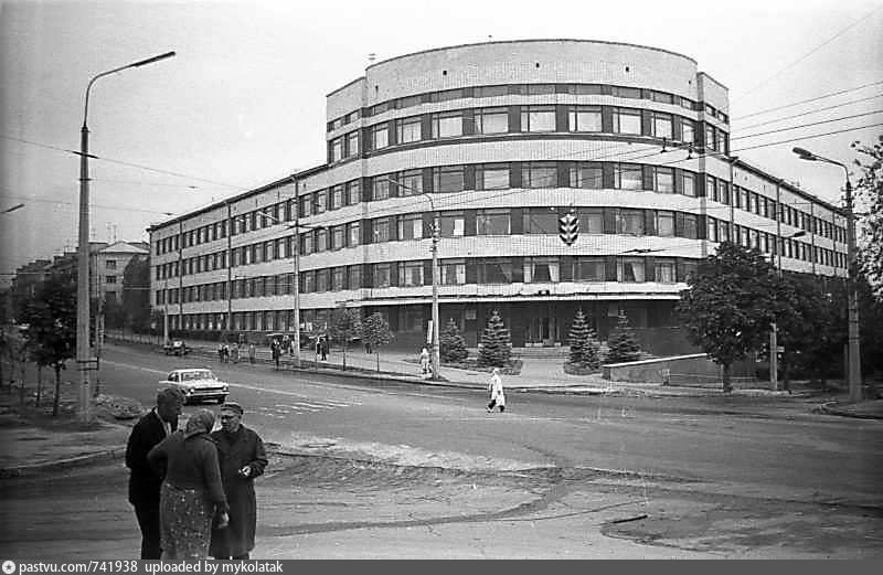 1975 р. Института кибернетики имени в.м. Глушкова нан Украины. Вычислительный центр АН УССР. Киевский институт кибернетики 1965. Институт кибернетики Глушков.