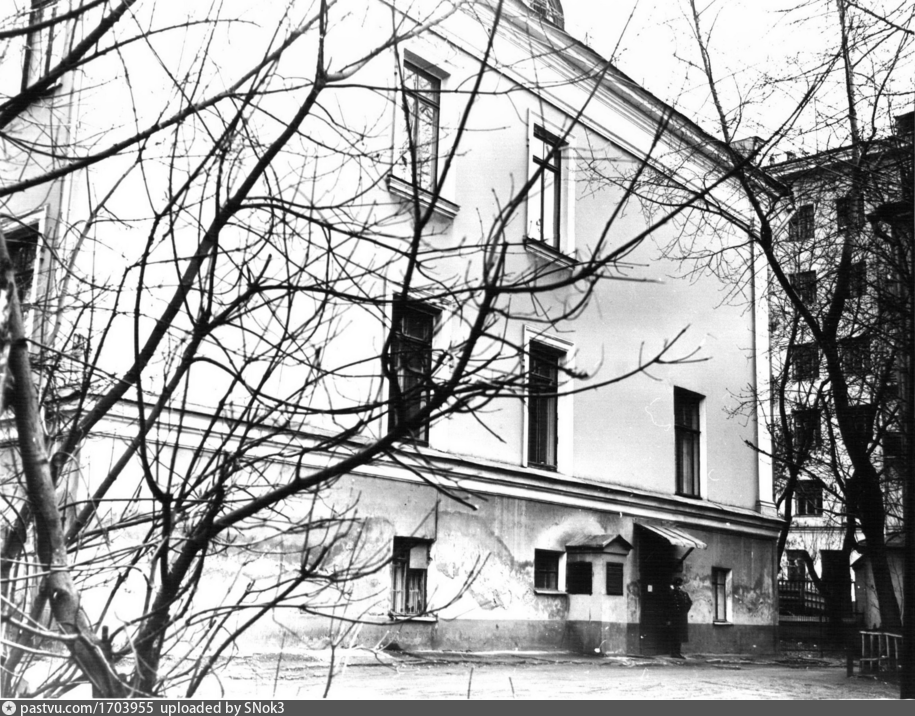 Шелапутинский переулок, дом № 3 , строение 1. Роддом им. К. Цеткин