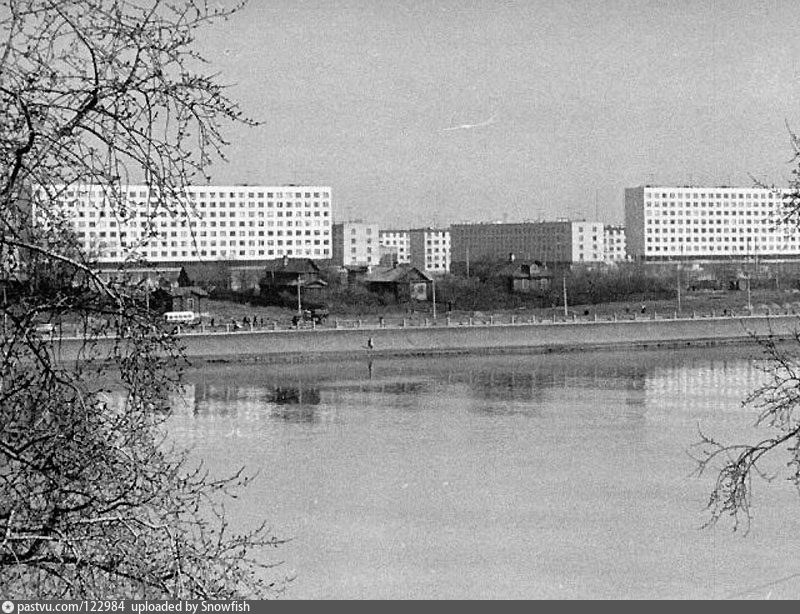 Улица октябрьская спб. Свердловская набережная в 1960. Народная улица Невский район. Ленинград Октябрьская набережная. Невский район 1960 год.