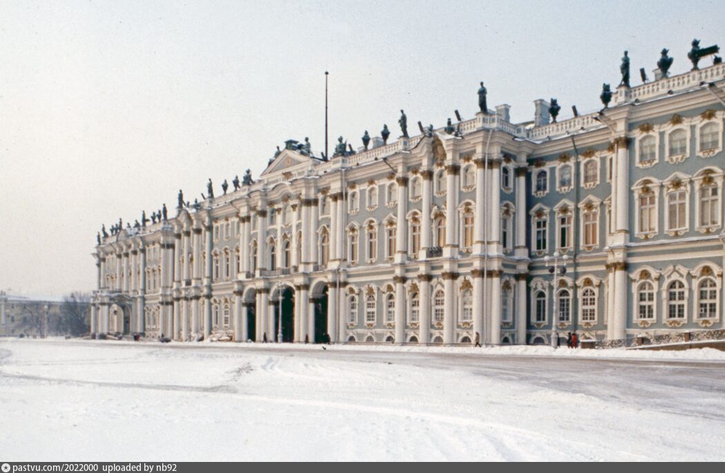 октябрьская революция 1917 штурм зимнего дворца. зимний дворец санкт-петербург 1917 штурм. зимний дворец санкт-петербург 1917. зимний дворец 1917 год. штурм зимнего дворца 1917.