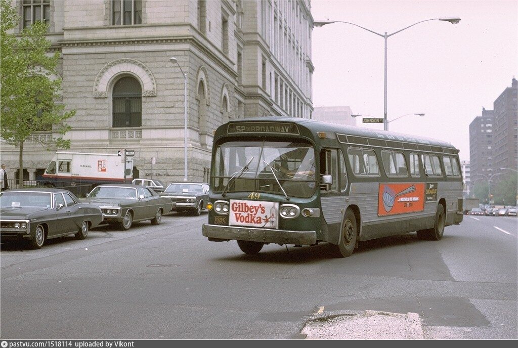 Bus route B52 arrives at the Adams St/Johnson St bus stop