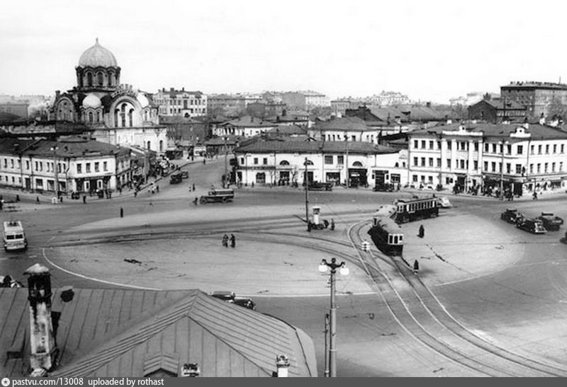 Октябрьская площадь москва