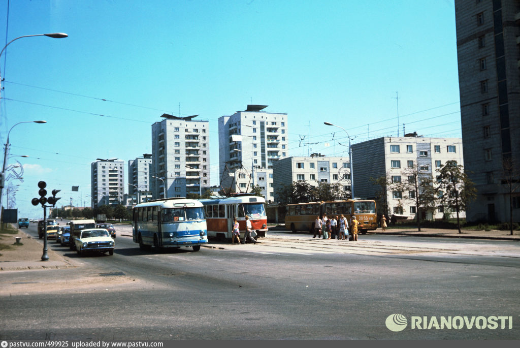 Город 90. Улица Минаева Ульяновск СССР. Минаева Ульяновск 70е. Город Ульяновск в 90 года. Ульяновск 80е.