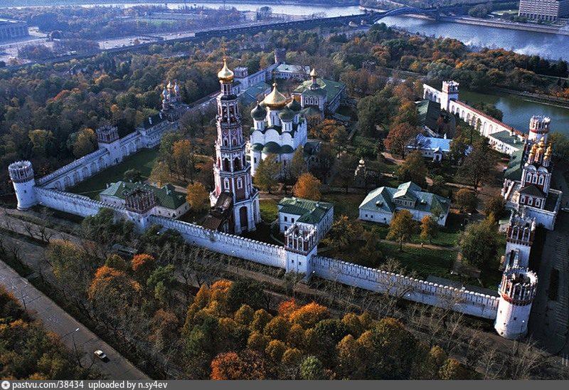 Новодевичий монастырь в Москве