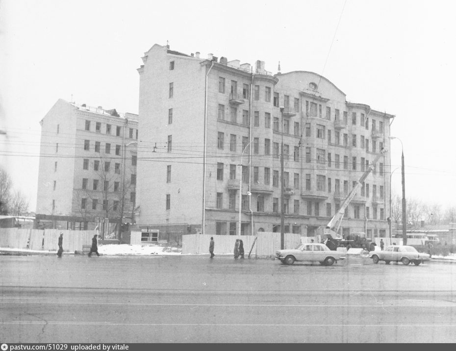 Октябрьская площадь в москве