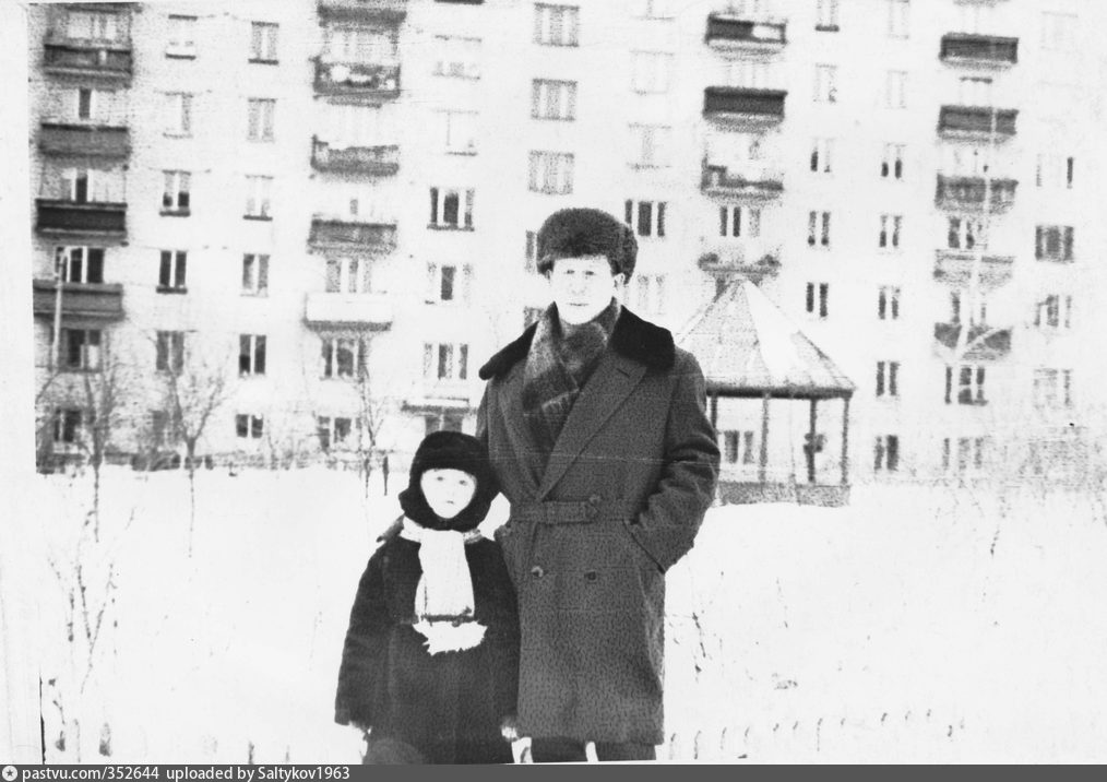 Восточная д.2 двор