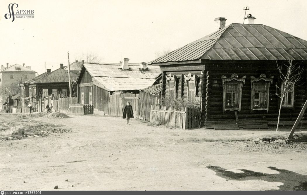 Архив г. Ул Большевистская Пермь. Улица Большевистская Пермь фото. Старые фото улицы Луначарского. Улица Крисанова Пермь история.