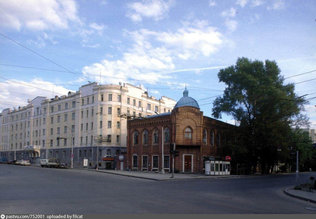 Дом бабикова. Кожно-венерологический диспансер екатеринбург розы люксембург. Дом бабикова. Больница на розы люксембург екатеринбург. Дом купца бабикова екатеринбург.