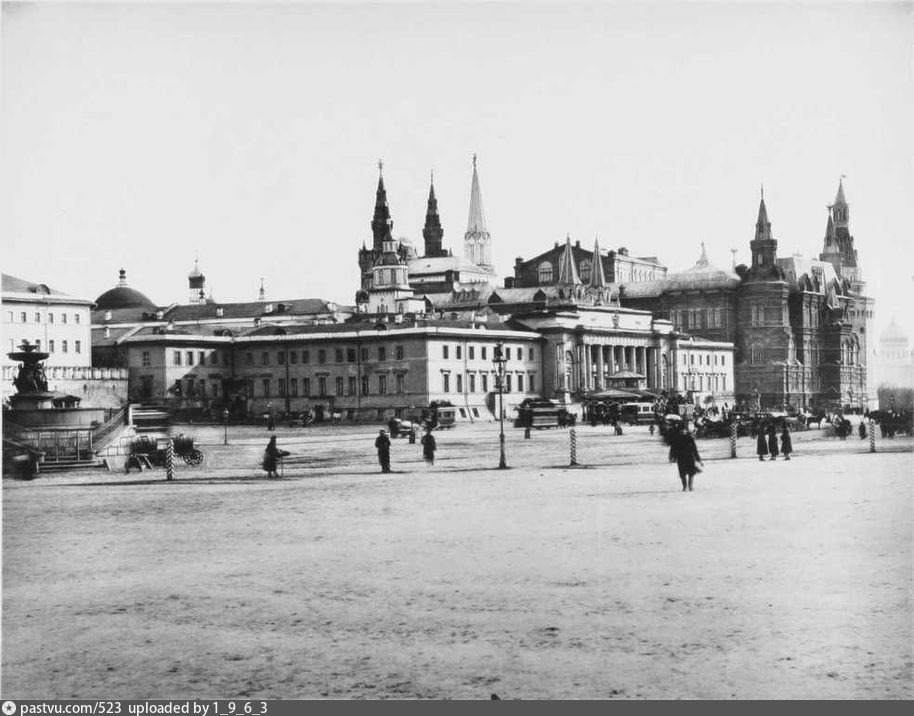 Старые карты Москвы - Здание присутственных мест на Воскресенской площади