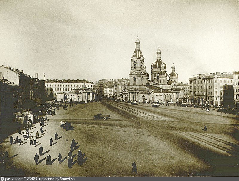 Убранная площадь. Церковь Спаса на Сенной в Санкт-Петербурге. Храм на Сенной площади СПБ. Спас на Сенной. Сенная площадь Санкт-Петербург до революции.