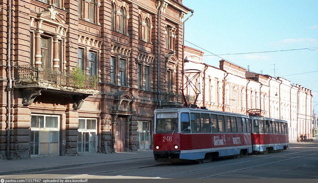 Розы люксембург 73 томск. Улица розы Люксембург Томск. Томск 1996 год. Томский трамвай 1996 года.