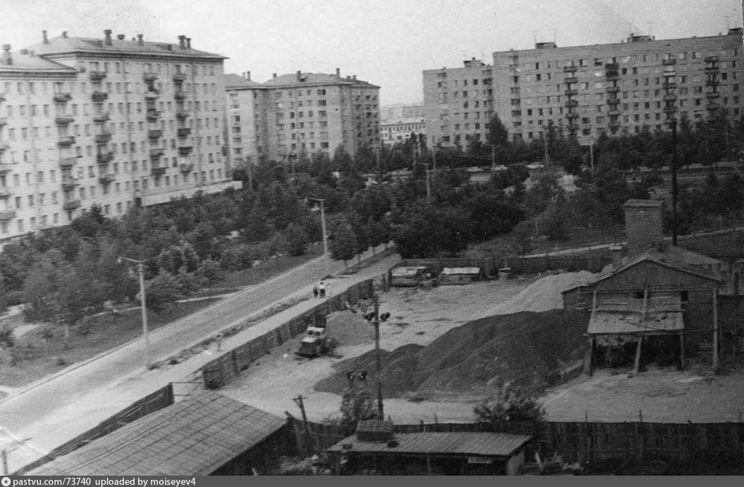 Вид на Ленинский проспект из дома № 3 по улице Крупской