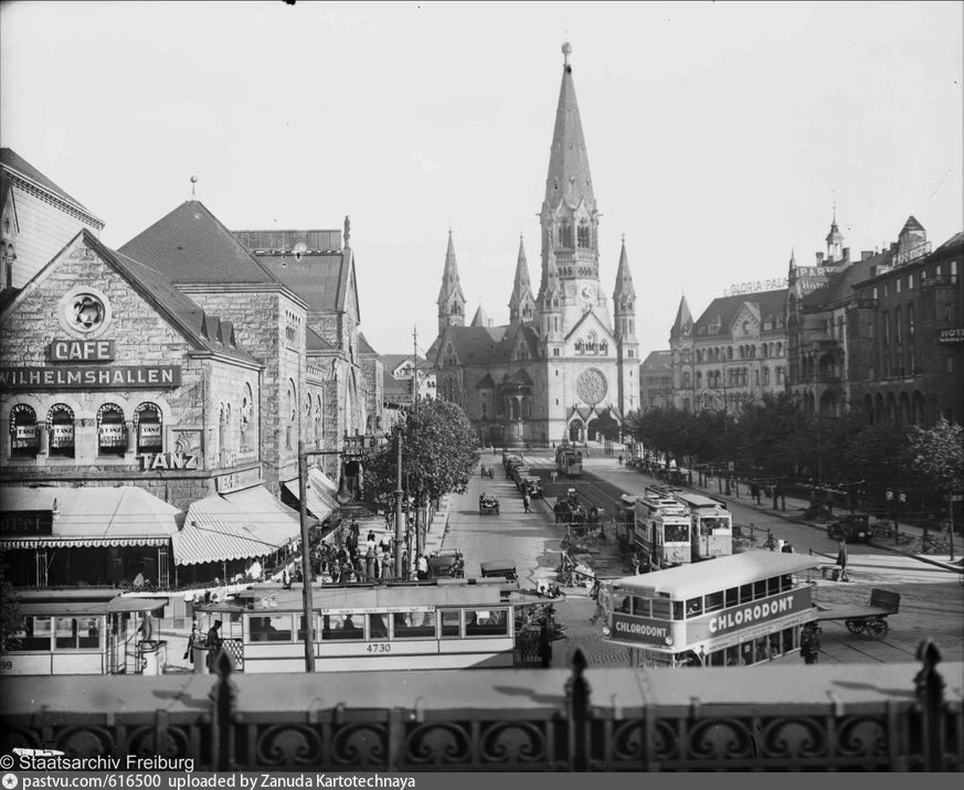 Blick von der Hardenbergstraße auf die Ausstellungshallen am Zoo